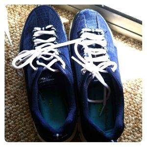 Like new Sketchers Elite memory foam sneakers sz 8